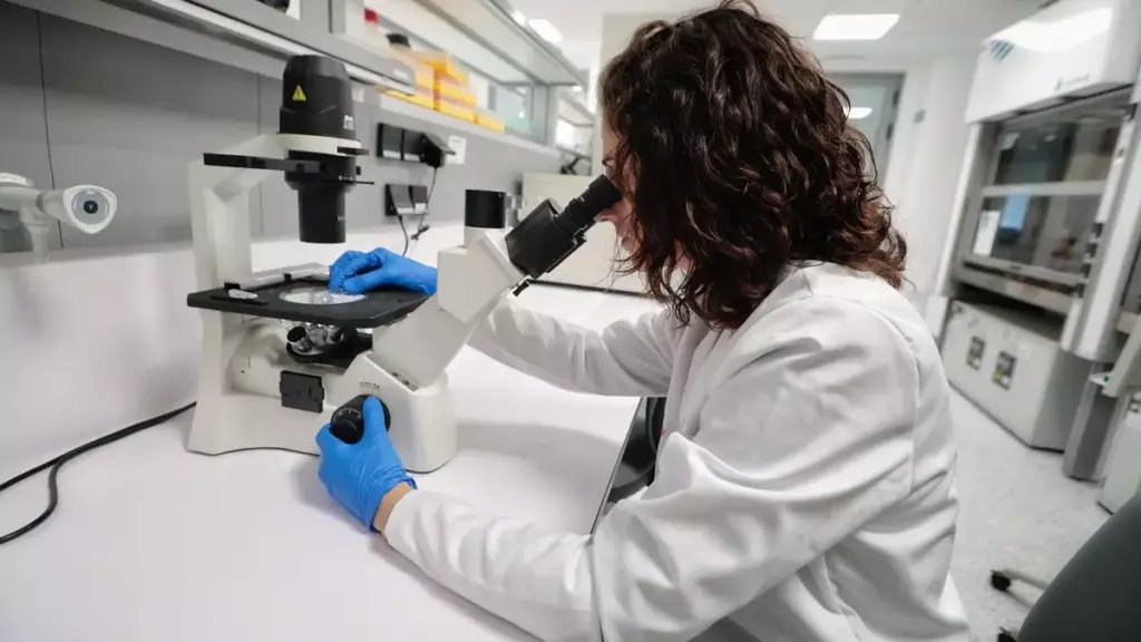 Molefy Pharma researchers developing the AP-2 drug for ALS